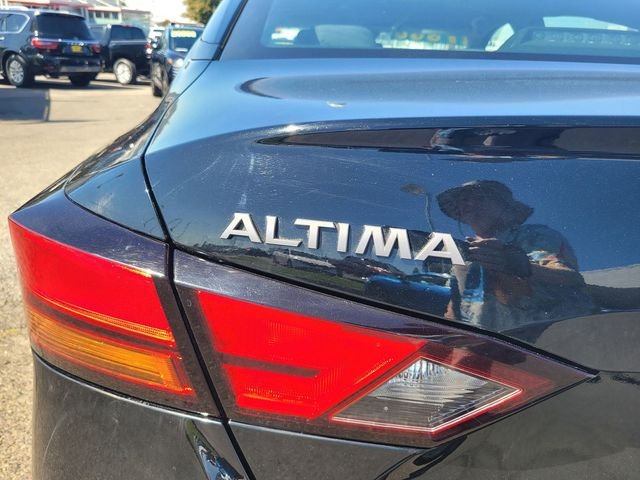 Used 2024 Black Nissan 2.5 S image 10