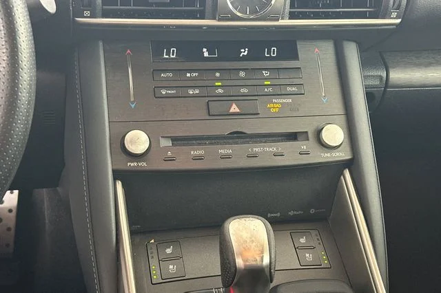 Used 2020 White Lexus 350 image 23