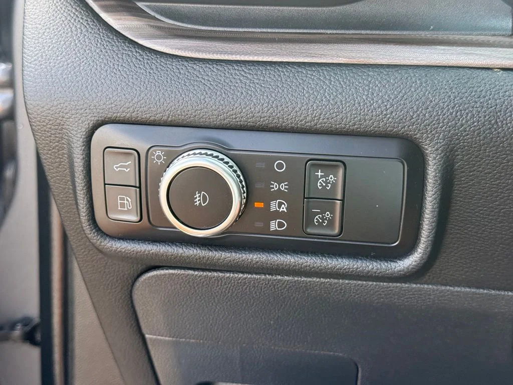 Used 2023 Gray Ford Limited image 17