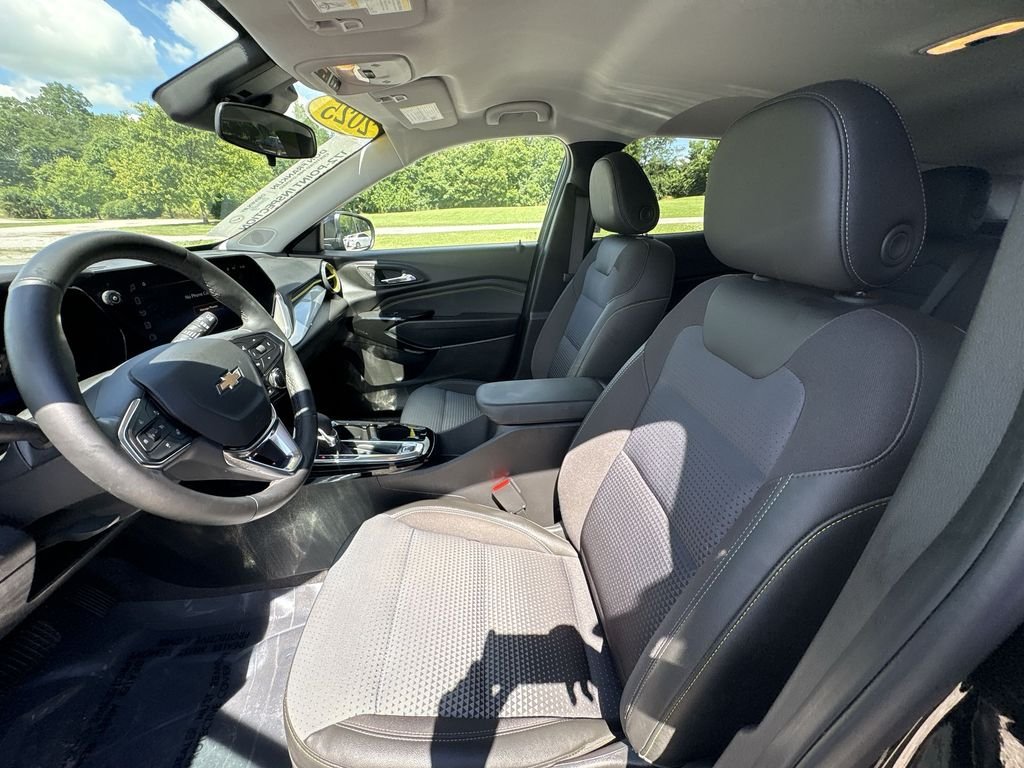 Used 2025 Black Chevrolet LT image 11