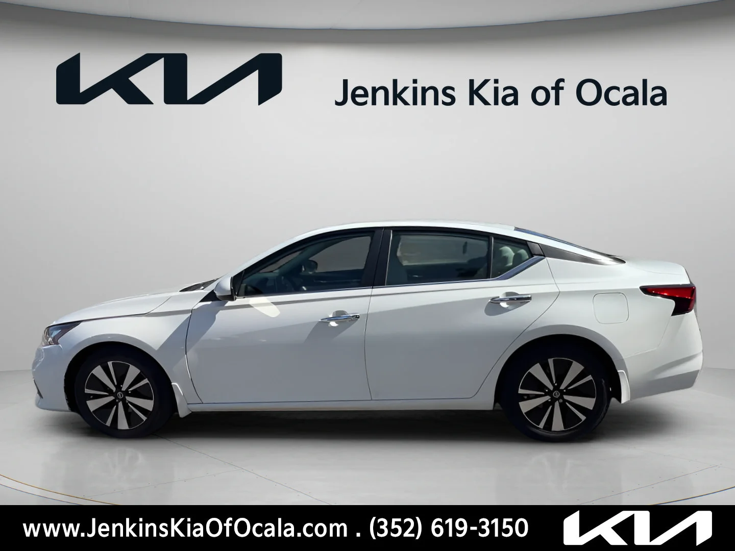 Used 2021 Pearl White Tricoat Nissan 2.5 SV image 12