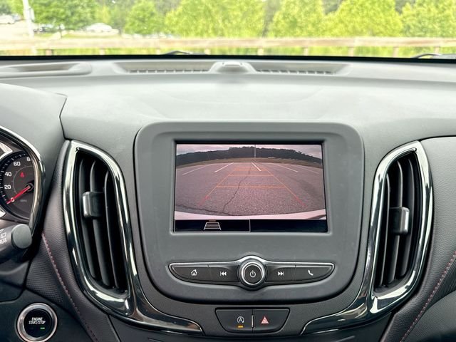 Used 2022 White Chevrolet RS image 17