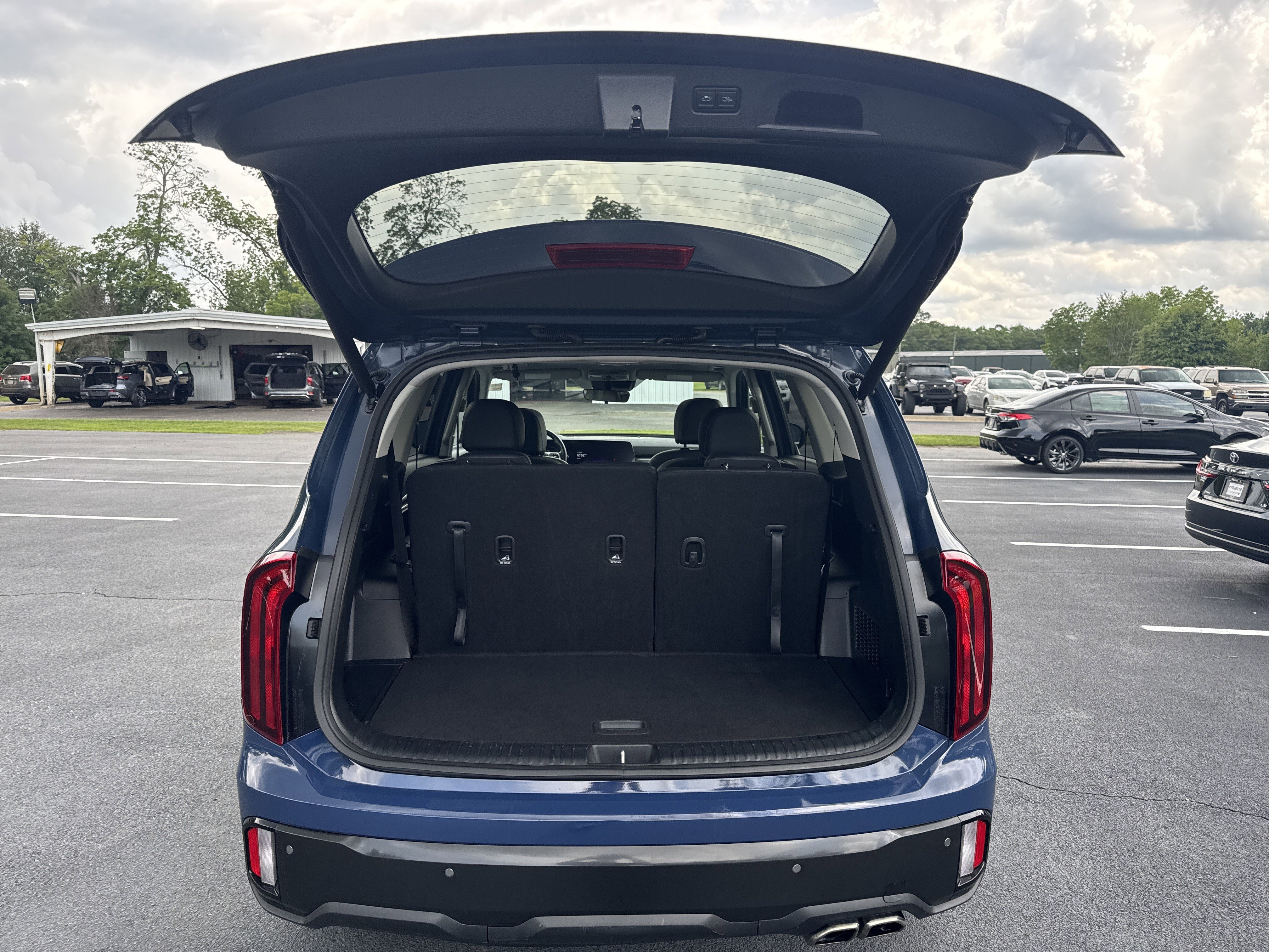 Used 2025 Midnight Lake Blue Kia S image 32