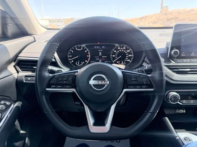 Used 2023 White Nissan 2.5 SR image 9