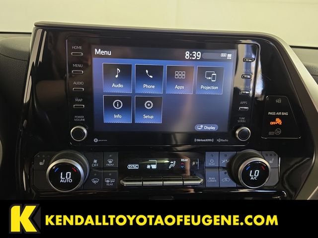 Used 2022  Toyota XLE image 17