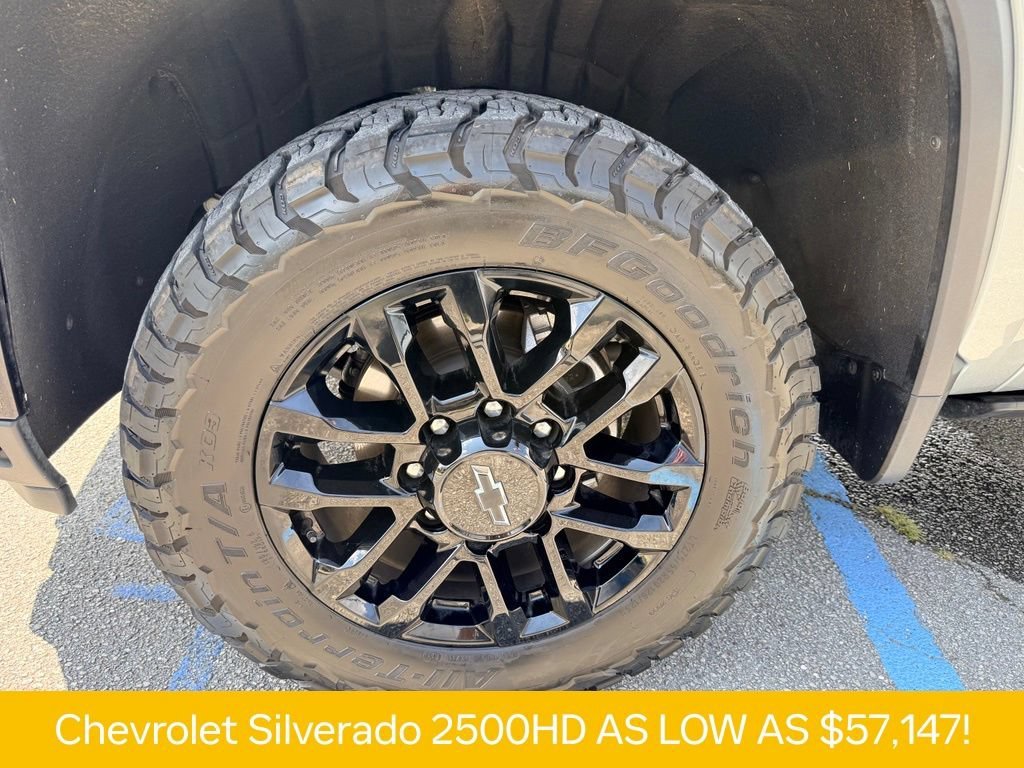 Used 2025 Sterling Gray Metallic Chevrolet LT image 32