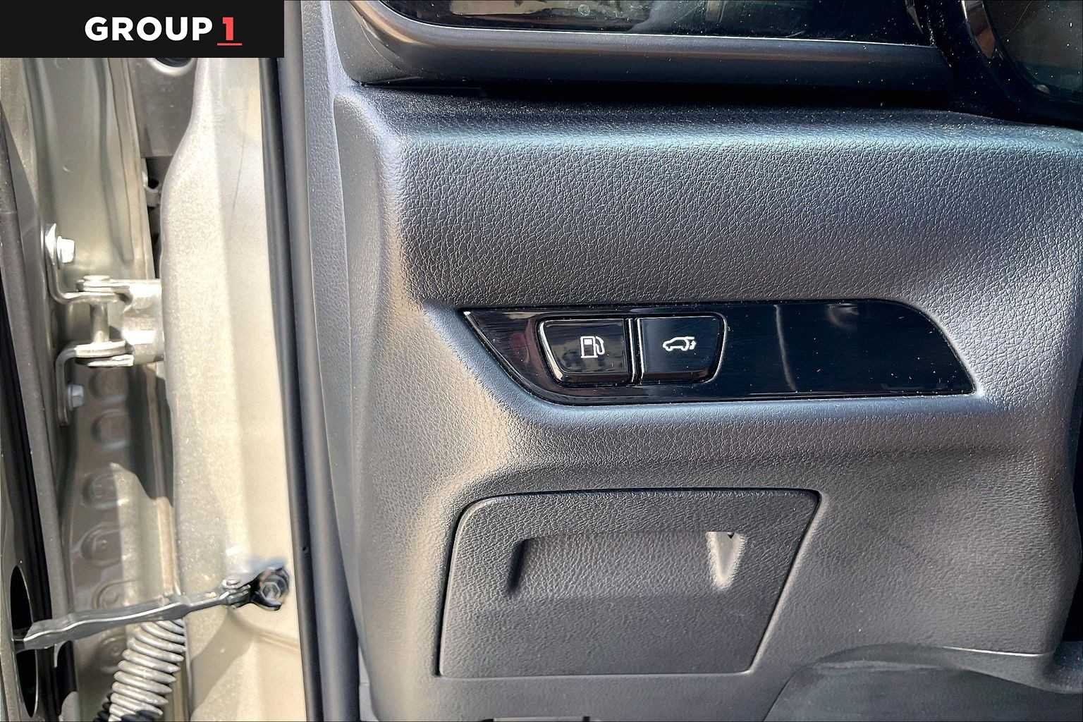 Used 2024 Atomic Silver Lexus Premium image 33