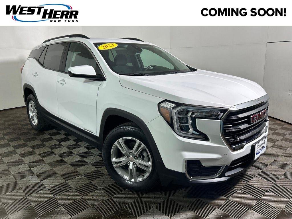 Used 2023 Summit White GMC SLE image 1