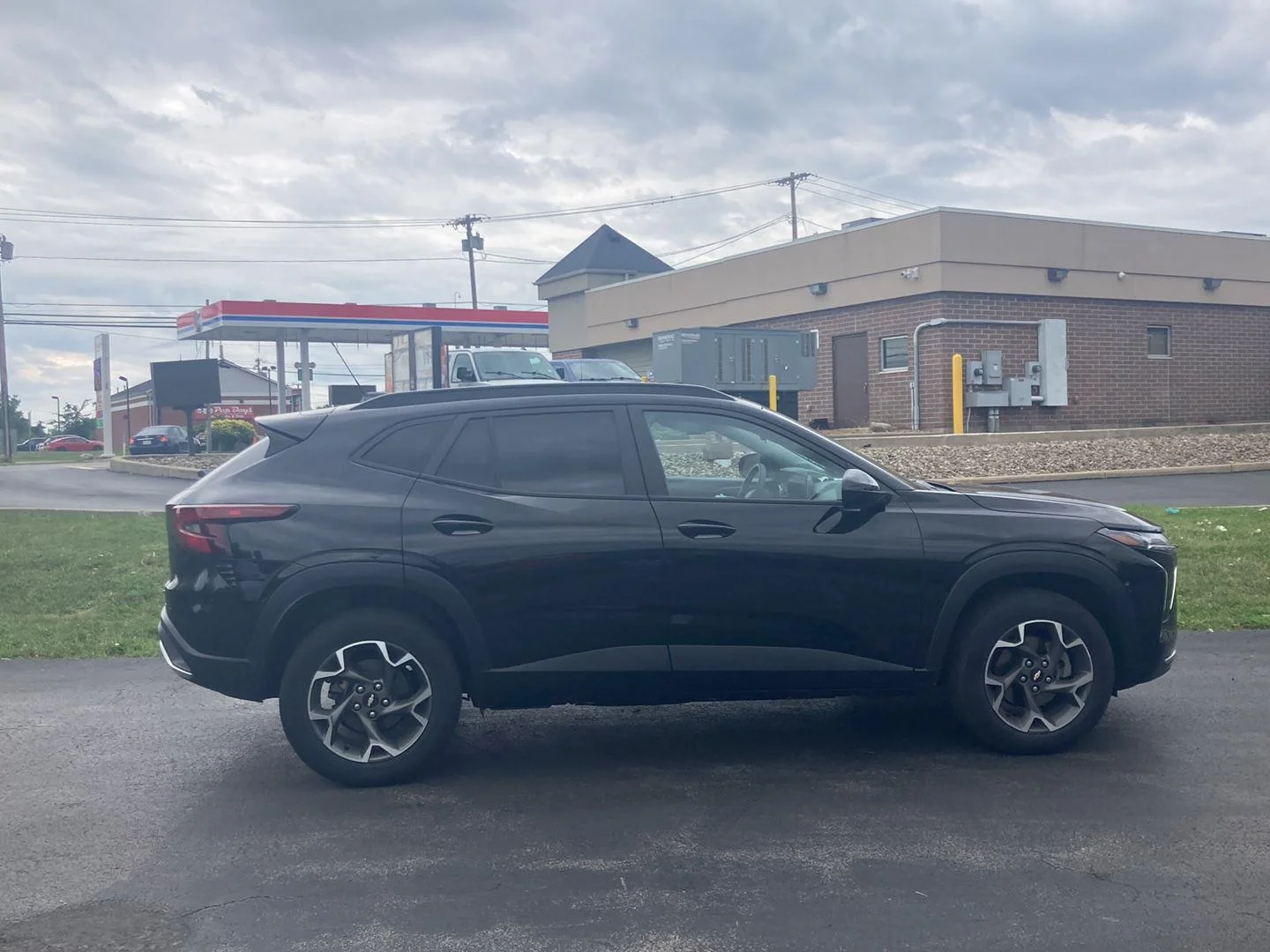 Used 2024 Mosaic Black Metallic Chevrolet LT image 8