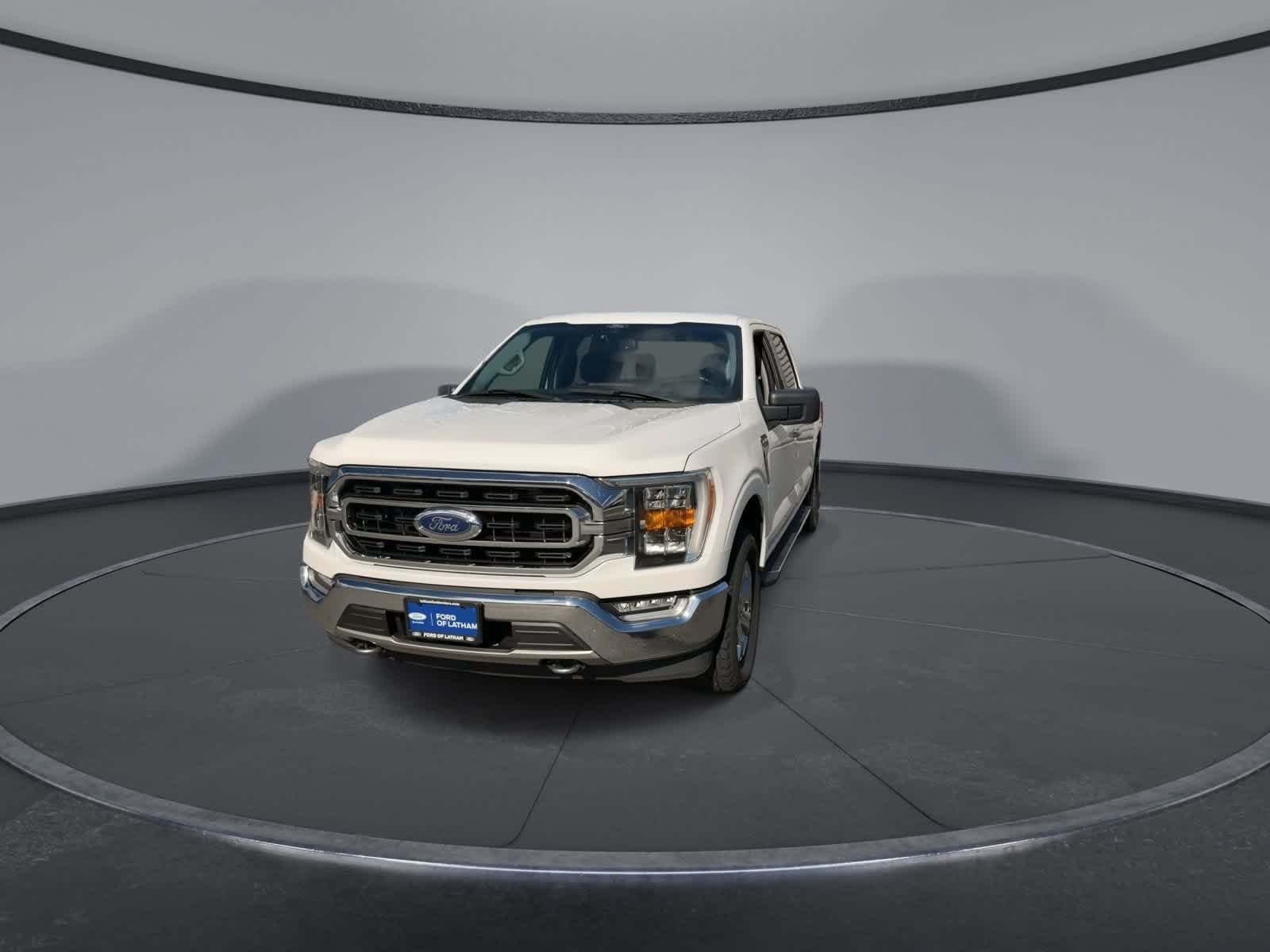 Certified Used 2021 Oxford White Ford XLT image 3
