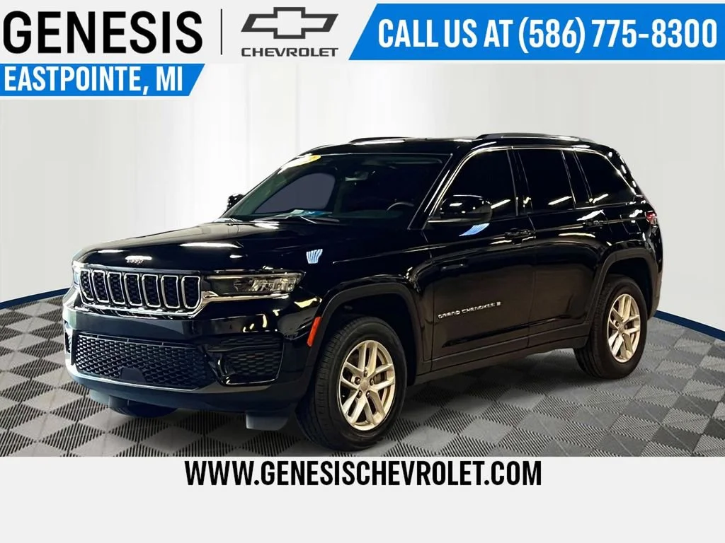 2023 Jeep Grand Cherokee Laredo 4x4's photo