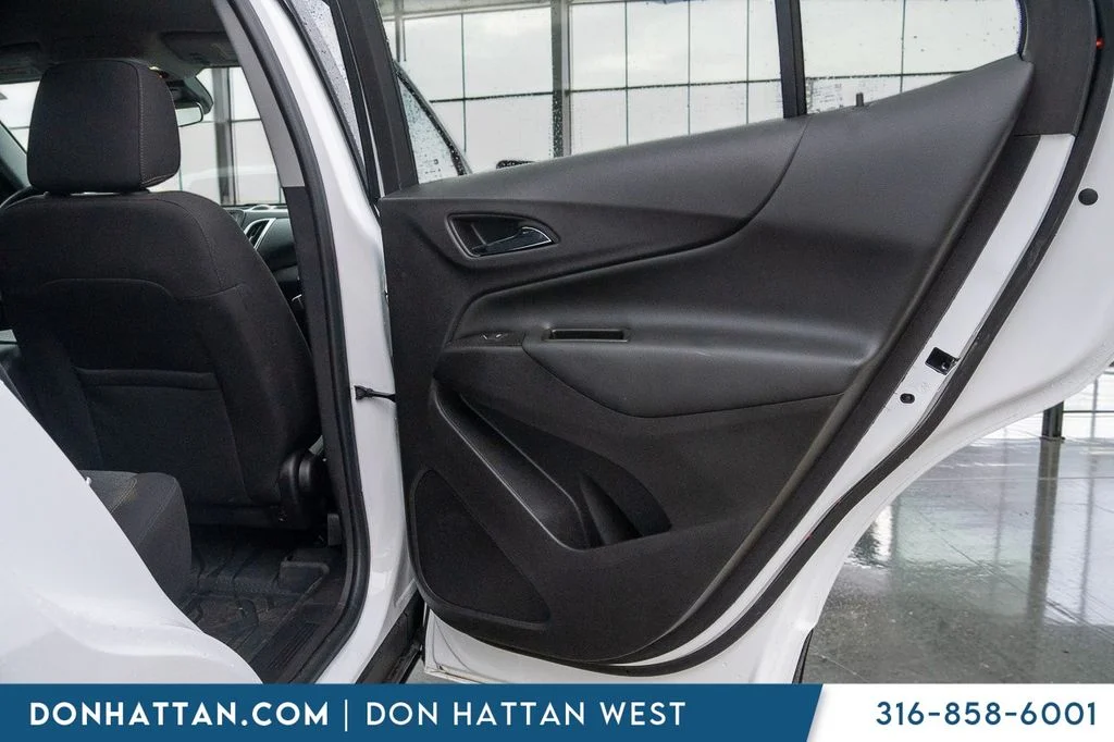 Used 2024 White Chevrolet LT image 21