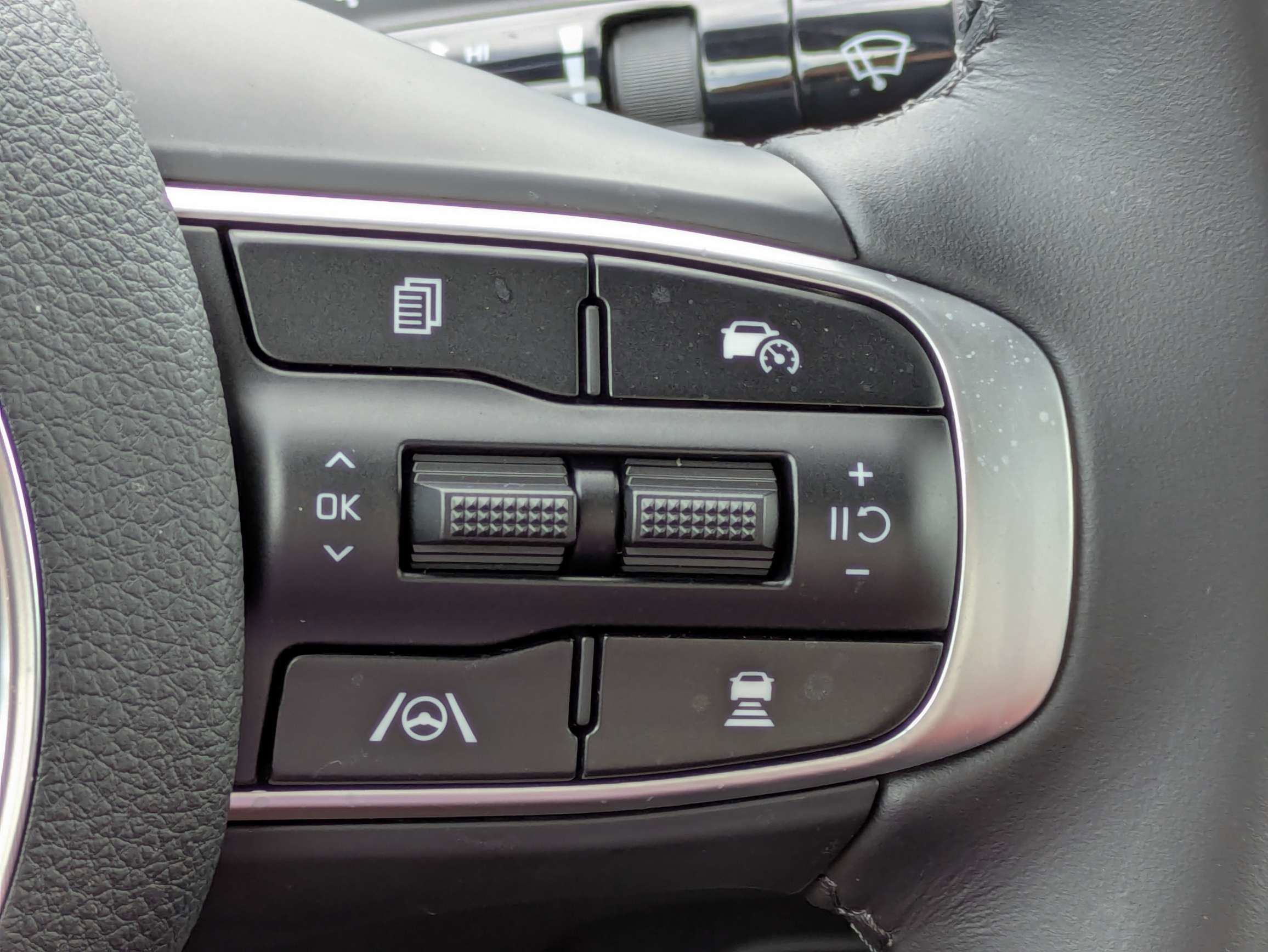 New 2026 Wolf Gray Kia GT-Line FWD image 32