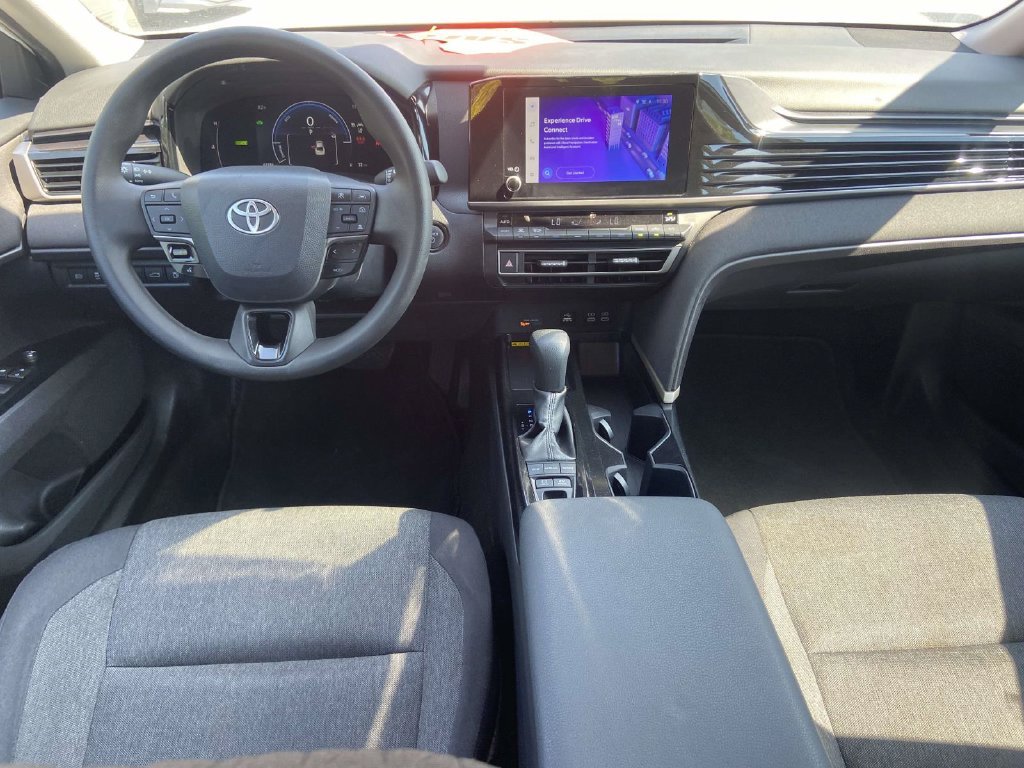 2025 Toyota Camry LE - Photo 10