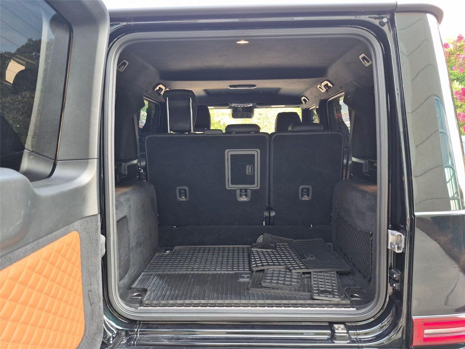 Used 2025  Mercedes-Benz G 550 image 29