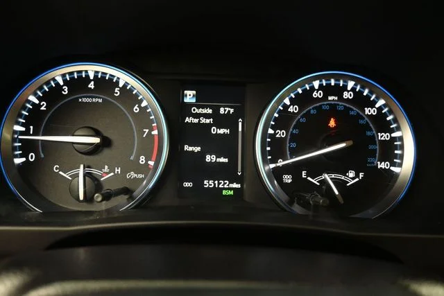 Used 2017 Silver Toyota XLE image 36