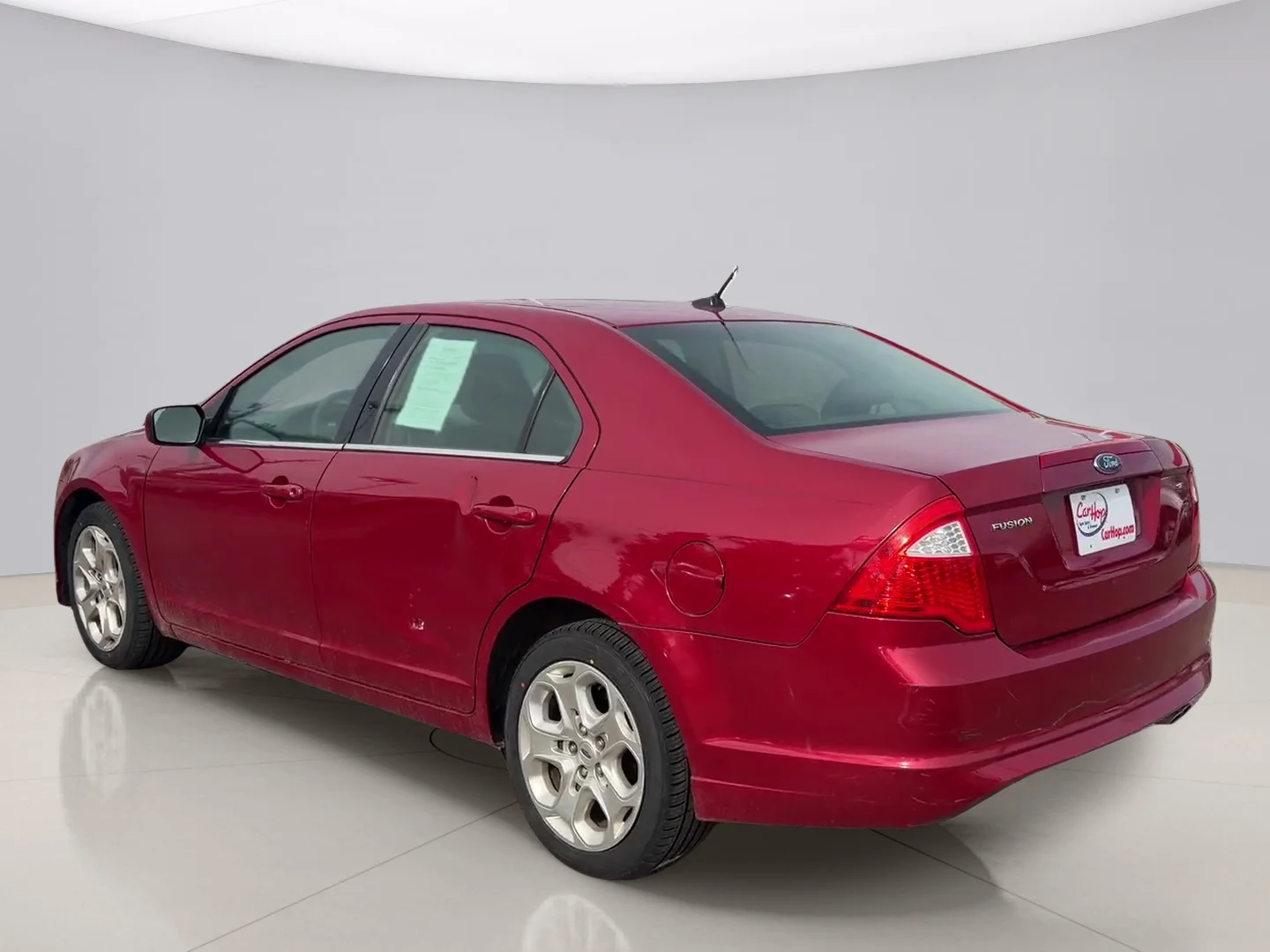 Used 2010 Red Ford SE image 3
