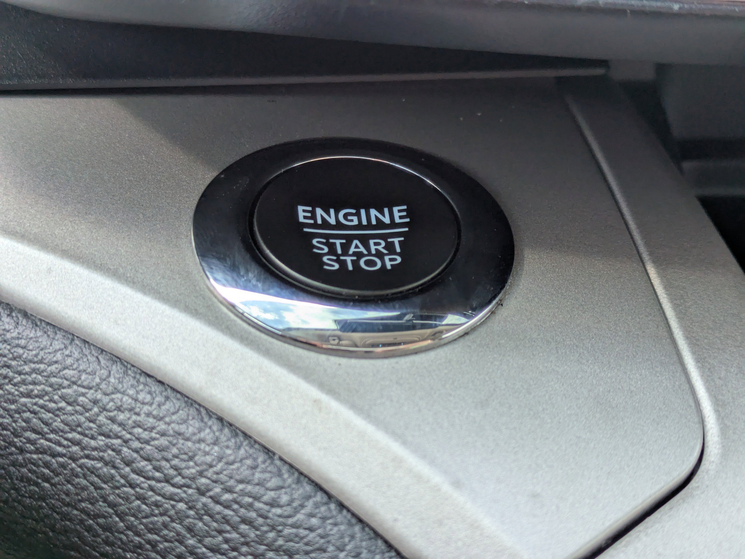 Used 2023 Oxford White Ford XLT image 26