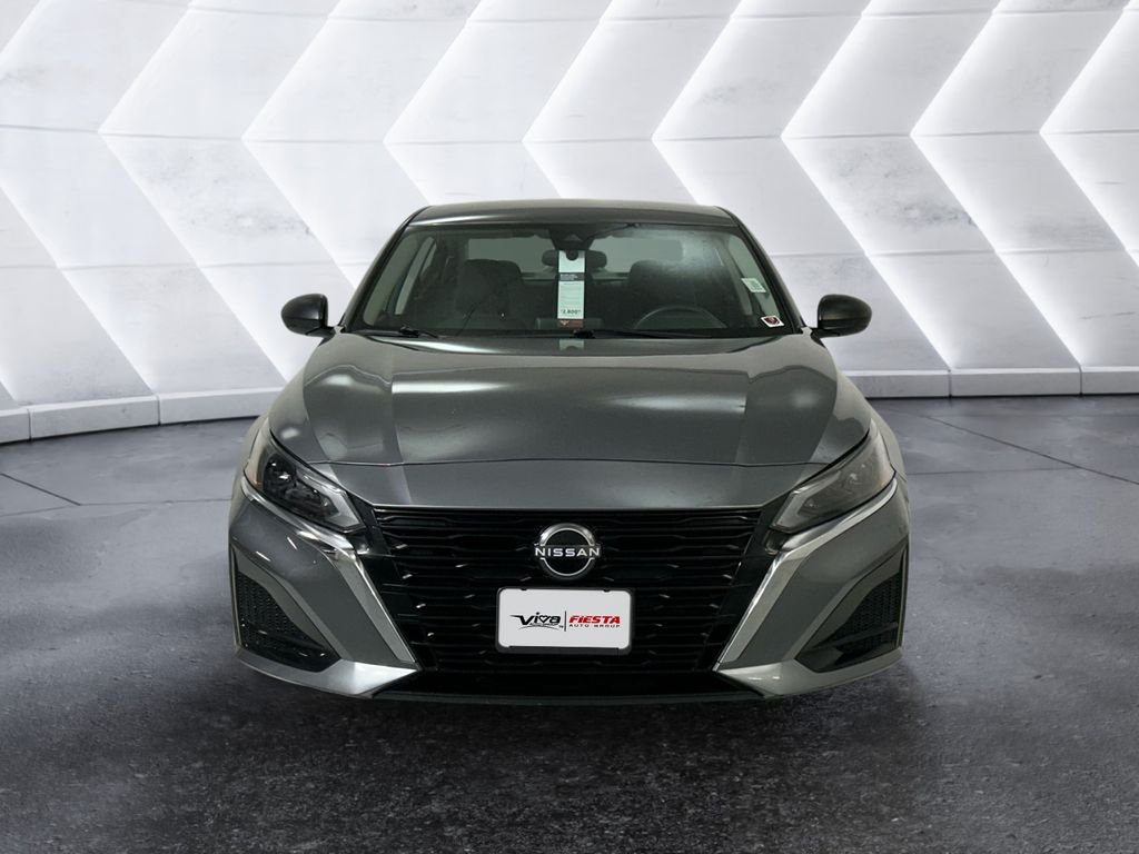 Used 2024 Gray Nissan 2.5 SV image 2