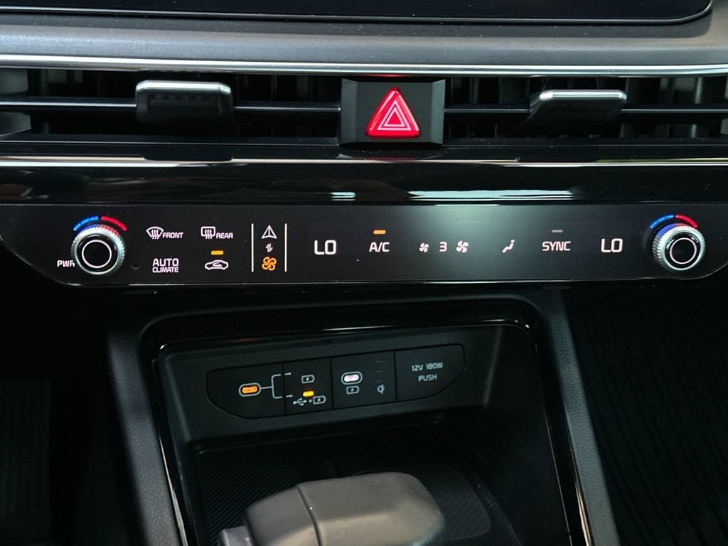 2025 Kia K5 GT-Line - Photo 22