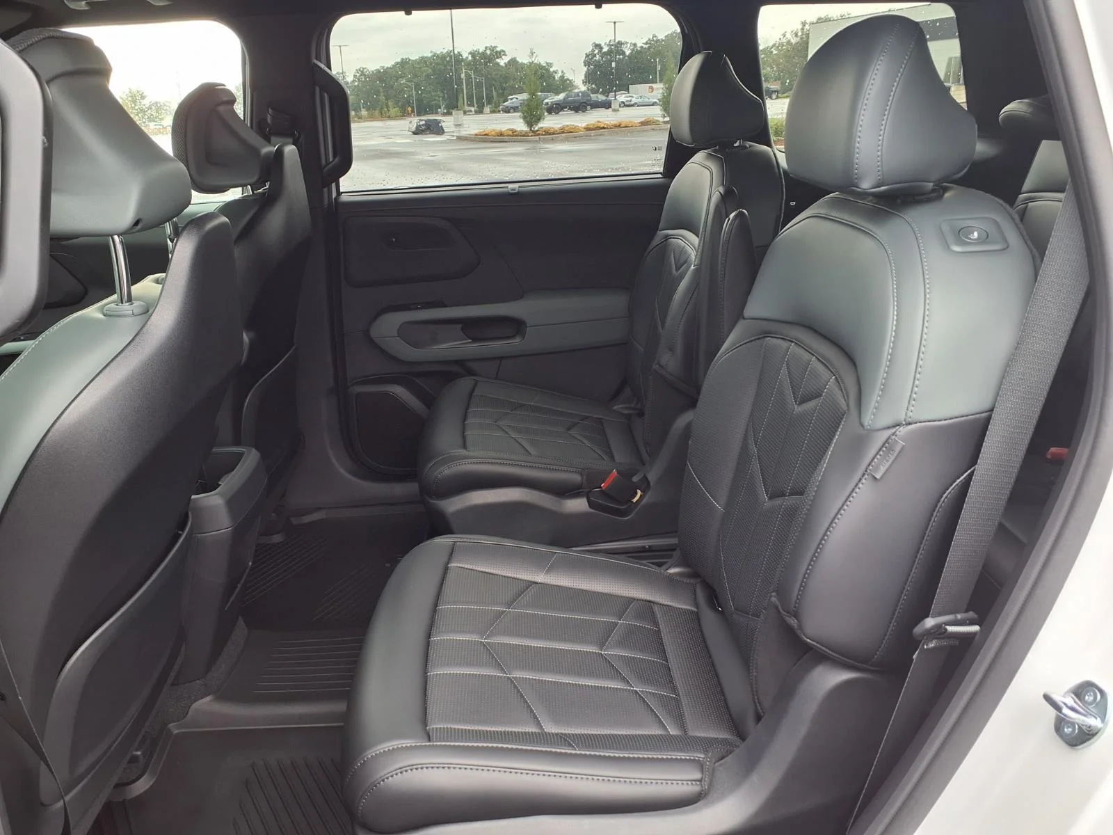 New 2027 Glacial White Pearl Kia X-Line SX image 9