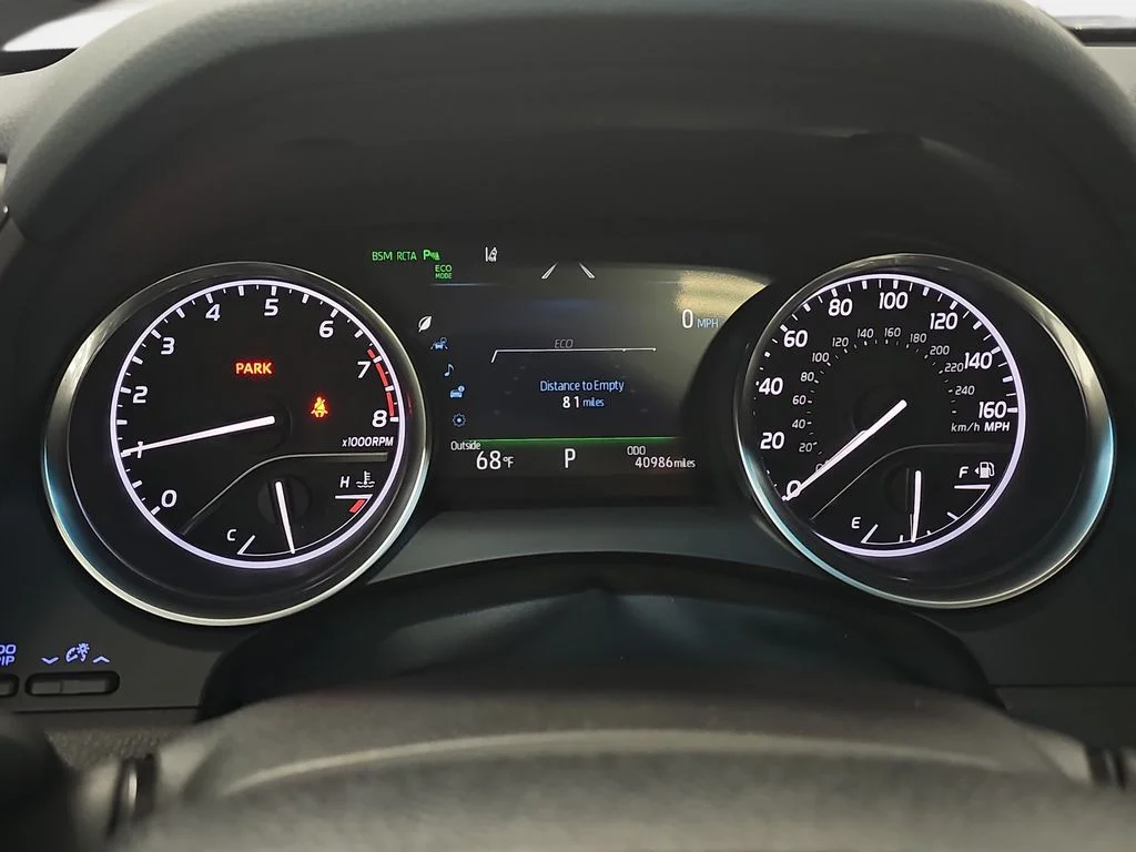 Used 2018 Brown Toyota XLE image 21