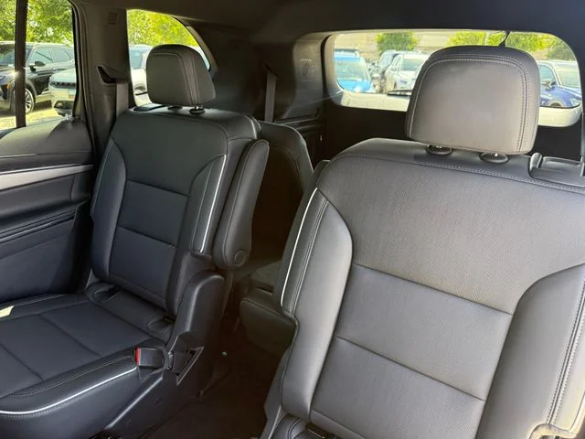 Used 2025 Summit White Buick Preferred image 30
