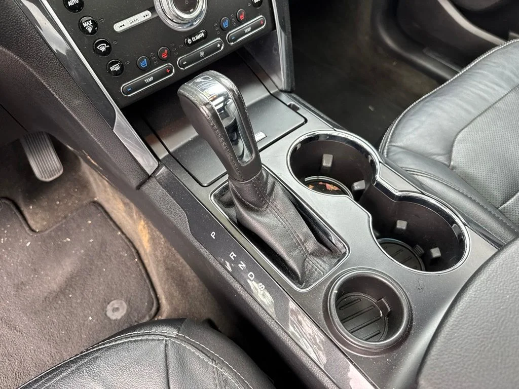 Used 2017 White Ford Limited image 13