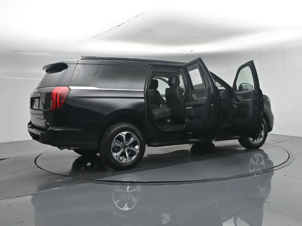 New 2027 Agate Black Metallic Ford Active image 5
