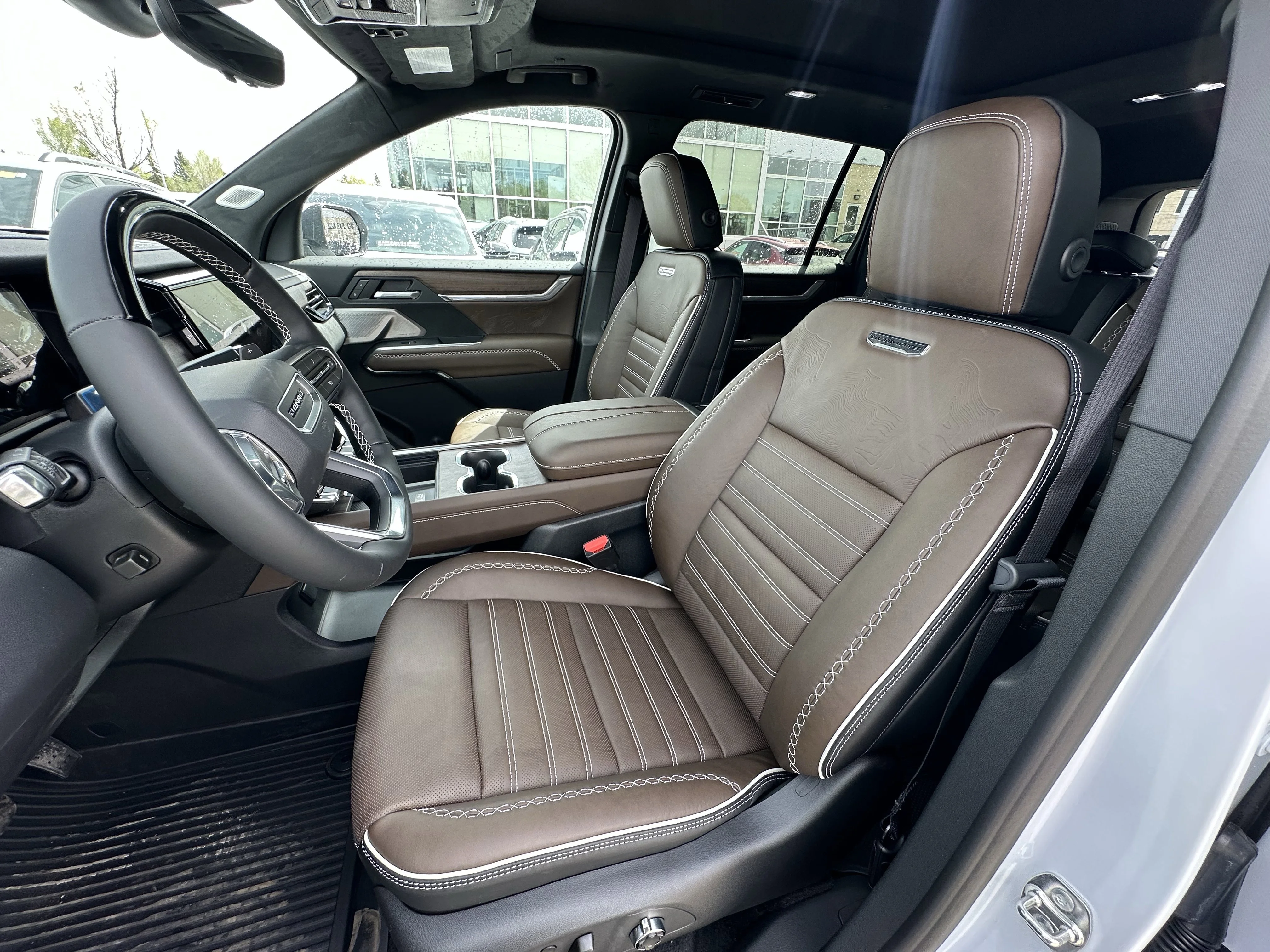 New 2026 Glacier White Tricoat GMC Denali Ultimate image 10