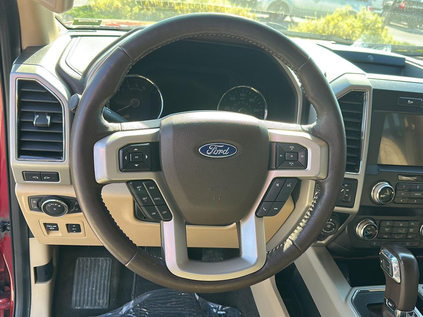Used 2019 Ruby Red Metallic Tinted Clearcoat Ford LARIAT image 17