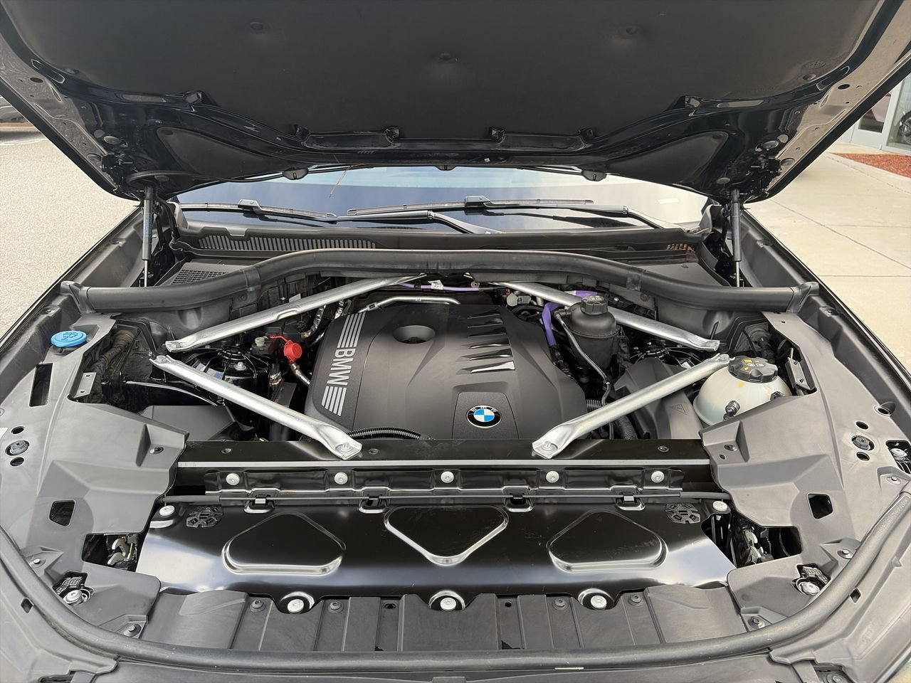 Used 2024 Black Sapphire Metallic BMW xDrive40i image 39