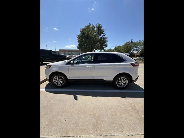 Used 2024 Star White Ford SEL image 16
