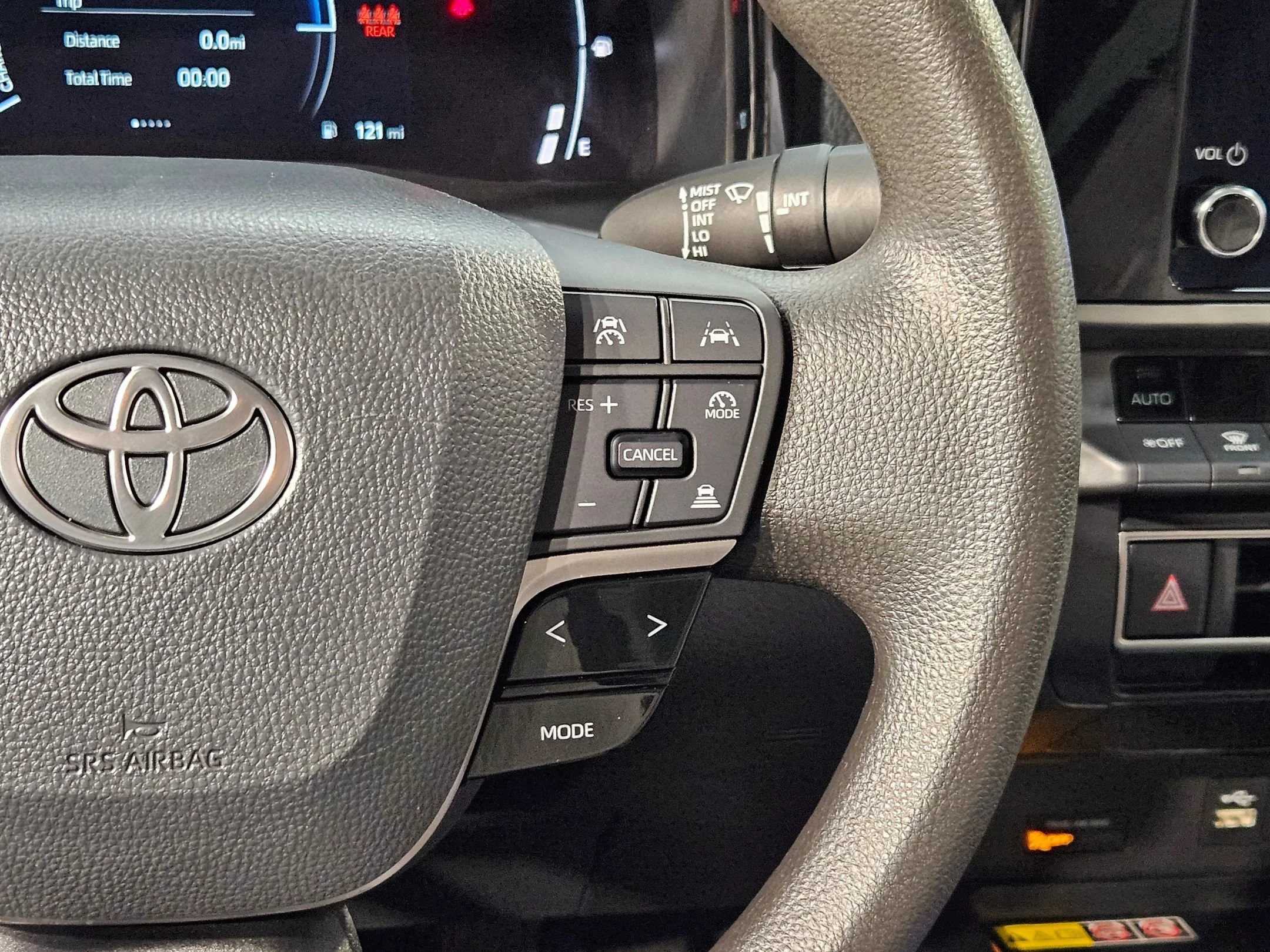 Used 2025 Underground Toyota LE image 28