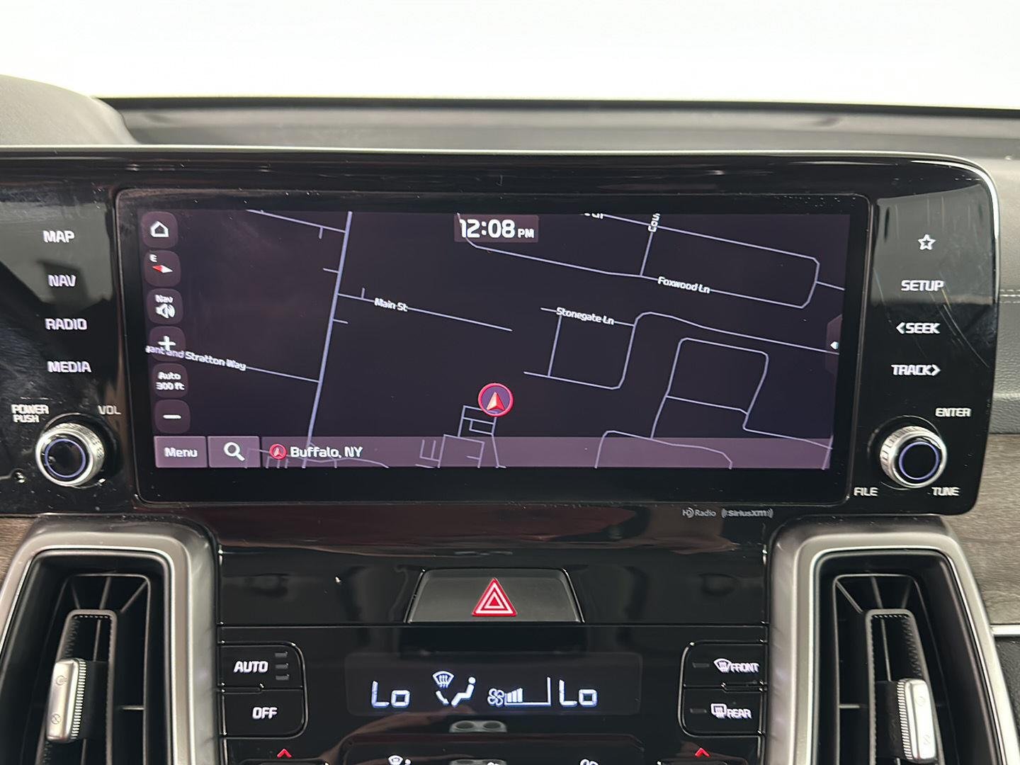 Used 2022 Glacial White Pearl Kia  image 30