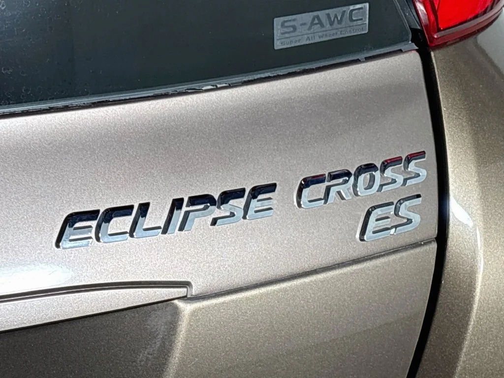 Used 2019 Brown Mitsubishi ES image 23