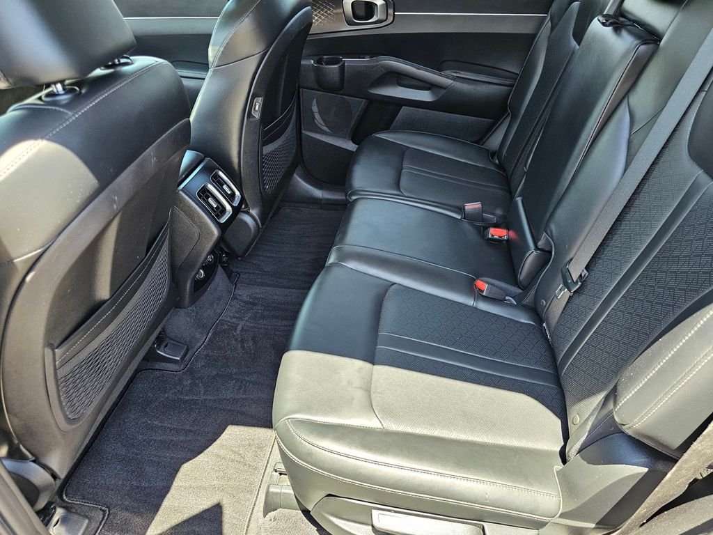 Used 2021 Black Kia S image 19