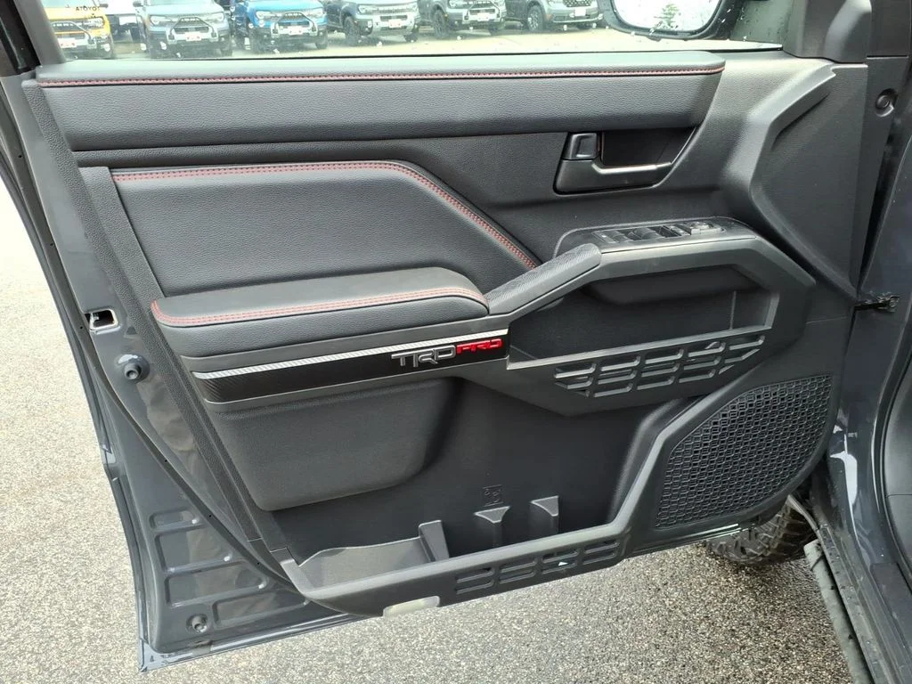 2026 Toyota Tacoma TRD Pro - Photo 15