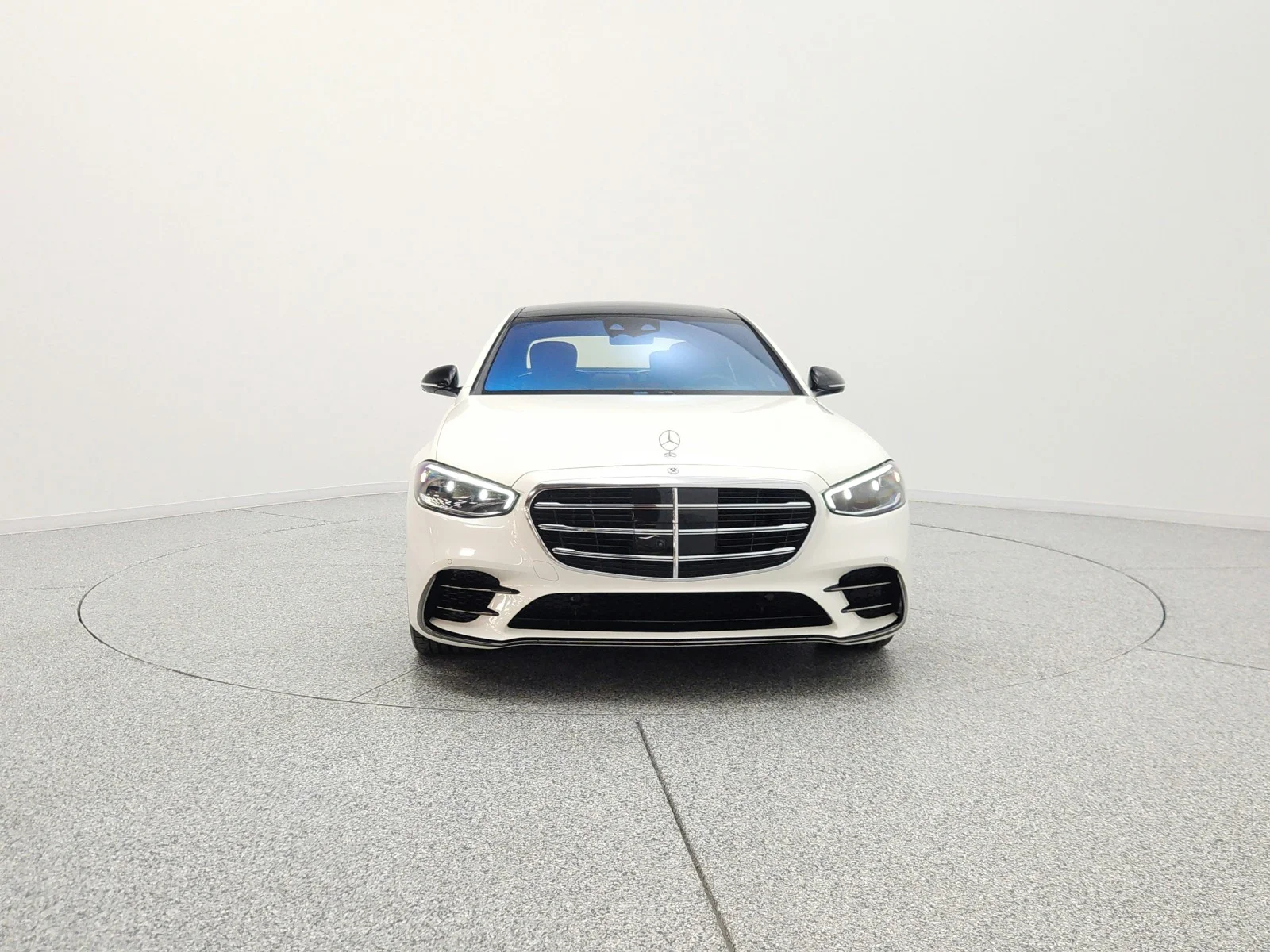 Certified Used 2023 MANUFAKTUR Diamond White Mercedes-Benz S 580 4MATIC® Sedan image 2