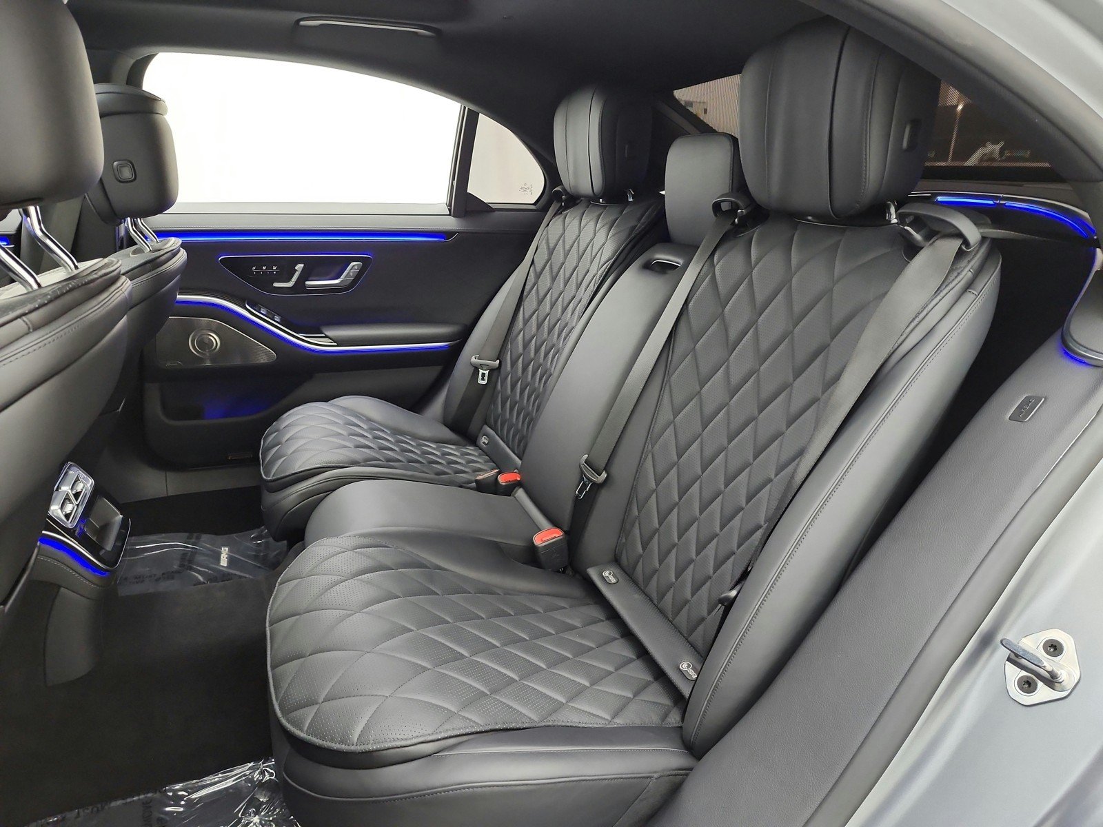 Certified Used 2023 MANUFAKTUR Selenite Grey Magno Mercedes-Benz S 580 4MATIC® Sedan image 15