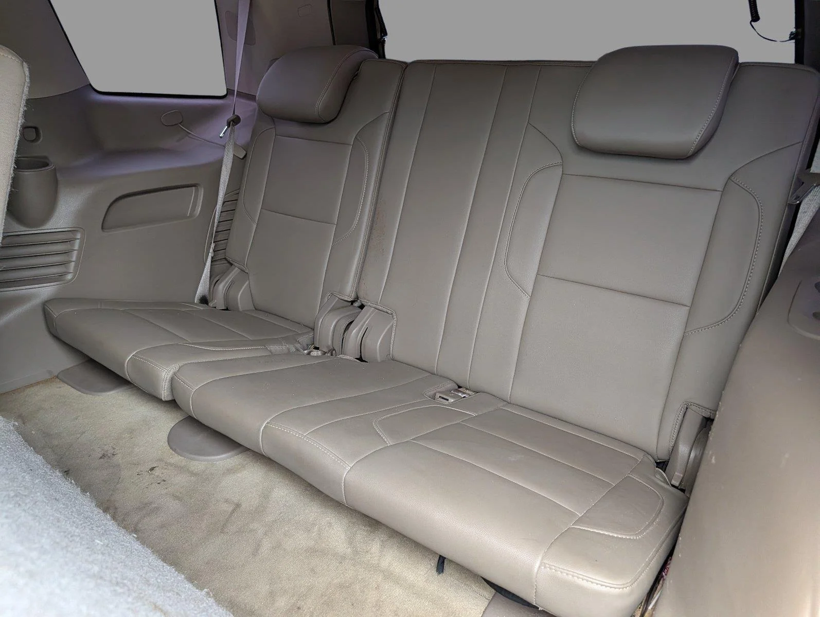 Used 2015 Champagne Silver Metallic Chevrolet LT image 32