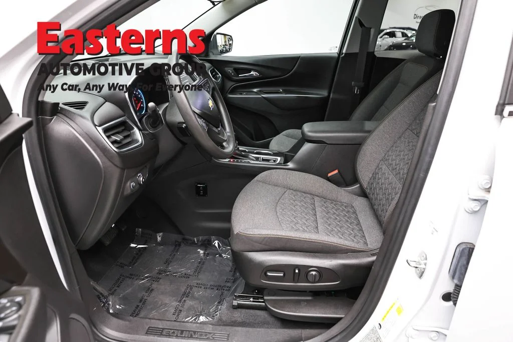 Used 2022 White Chevrolet LT image 13