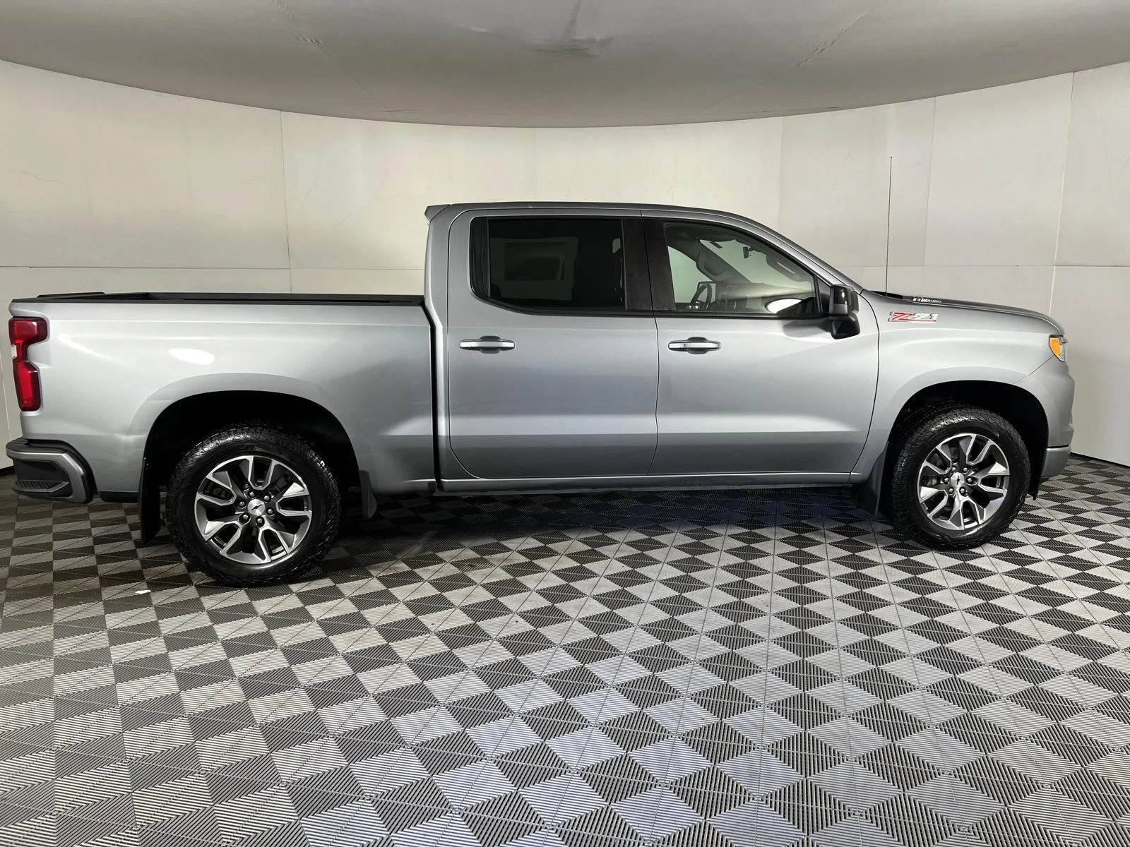Used 2023 Sterling Gray Metallic Chevrolet RST image 10