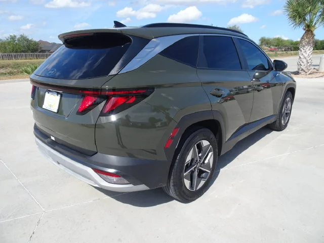 Used 2025 Green Hyundai SEL image 4