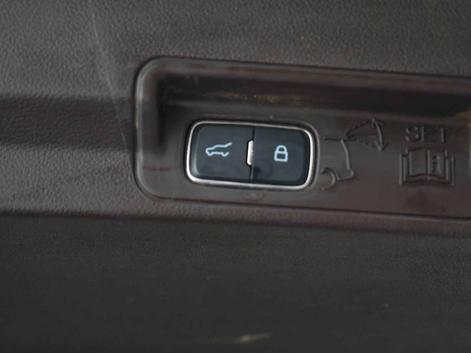 Used 2024 Blue Metallic Ford King Ranch image 19