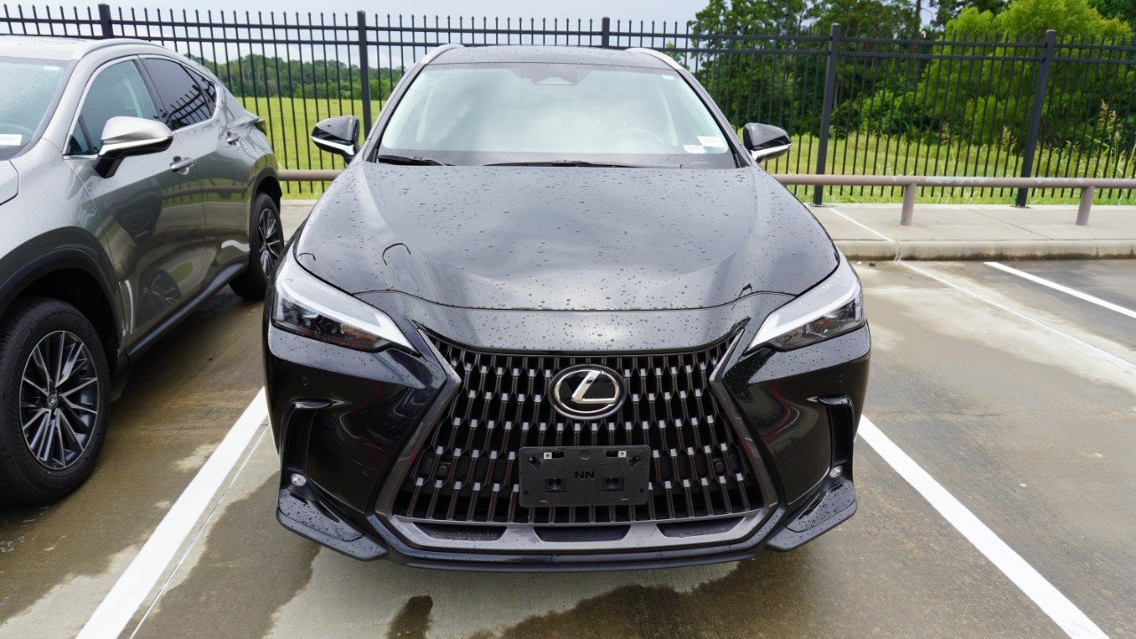 Used 2025 Black Lexus NX 250 Premium image 2