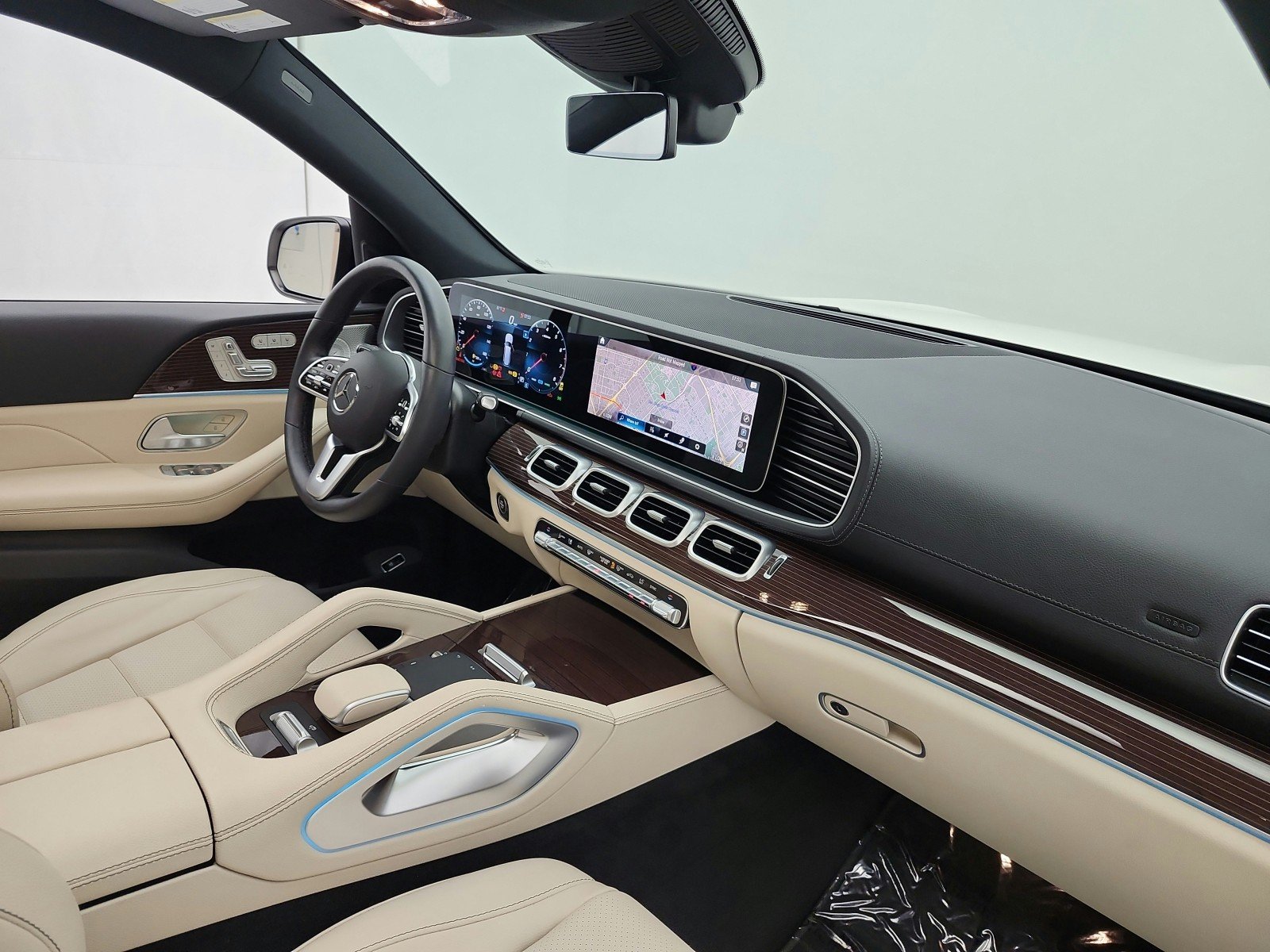 Used 2023 MANUFAKTUR Diamond White Metallic Mercedes-Benz GLS 450 4MATIC® SUV image 19