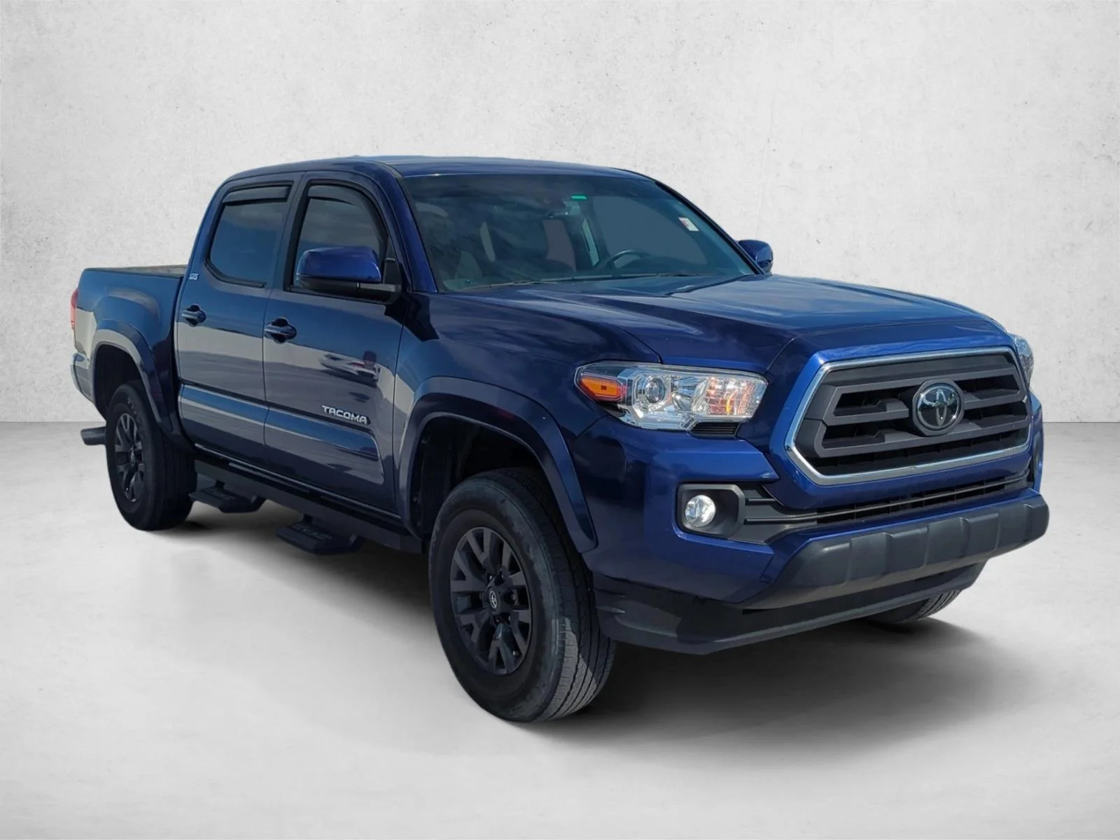 Used 2023 Blue Crush Metallic Toyota SR5 image 3