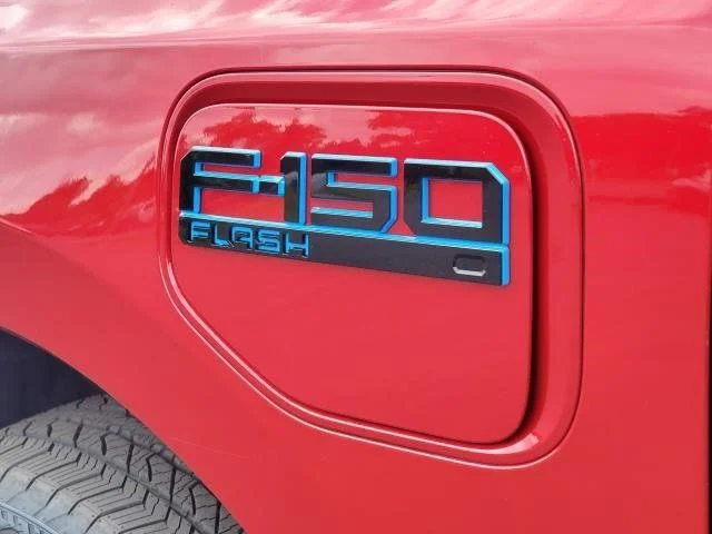 2025 Ford F-150 Lightning Flash - Photo 7