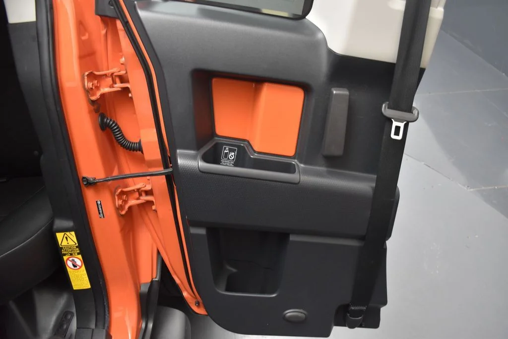 Used 2014  Toyota Base image 16